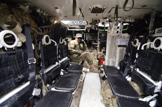 Čeští výsadkáři obdrželi od USA moderní útočná vozidla JLTV